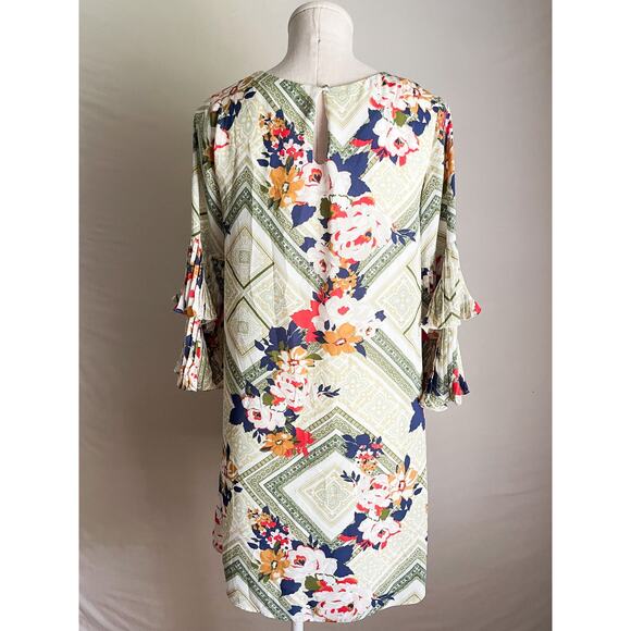 NWT C Est 1946 Flutter Sleeve Floral Sheath Dress. Size Small. - Picture 6 of 6